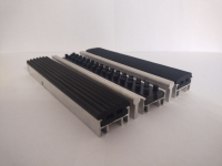 Грязезащитная алюминиевая решетка" ЕuroLux-ECO Light" без шумоизоляции, вставка "Резина+Скребок+Щётка+Скребок" высота изделия 18 мм, толщина профиля 1,0 мм  - gkeurolux.ru - Екатеринбург