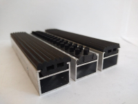 Грязезащитная алюминиевая решетка" ЕuroLux-SG ", вставка " Резина+Щётка",  Высота изделия 28 мм с шумоизоляцией, толщина профиля 1,3 мм - gkeurolux.ru - Екатеринбург