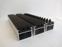 Грязезащитная алюминиевая решетка" ЕuroLux-SG ", вставка " Резина+Резина+Щётка",  Высота изделия 28 мм с шумоизоляцией, толщина профиля 1,3 мм - gkeurolux.ru - Екатеринбург