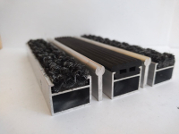 Грязезащитная алюминиевая решетка" ЕuroLux-SG ", вставка " Резина+Скребок+Ворс",  Высота изделия 28 мм с шумоизоляцией, толщина профиля 1,3 мм - gkeurolux.ru - Екатеринбург