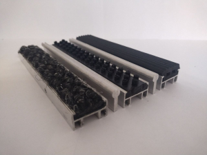 Грязезащитная алюминиевая решетка" ЕuroLux-ECO Light" без шумоизоляции, вставка "Ворс+СКребок+Щётка+СКребок+Резина" высота изделия 18 мм, толщина профиля 1,0 мм  - gkeurolux.ru - Екатеринбург