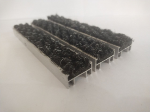 Грязезащитная алюминиевая решетка" ЕuroLux-ECO Light" с шумоизоляцией, вставка "Ворс+Ворс" высота изделия 18 мм, толщина профиля 1,0 мм  - gkeurolux.ru - Екатеринбург